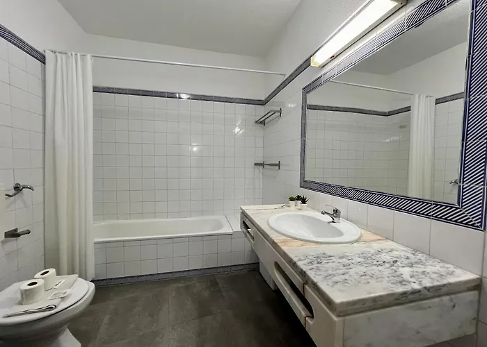 Lägenhet Tropical View 1 With Pool By Homing